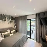 Du Golf - Jacuzzi Et Parking Gratuit Дом отдыха