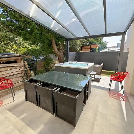 Du Golf - Jacuzzi Et Parking Gratuit 別荘 *