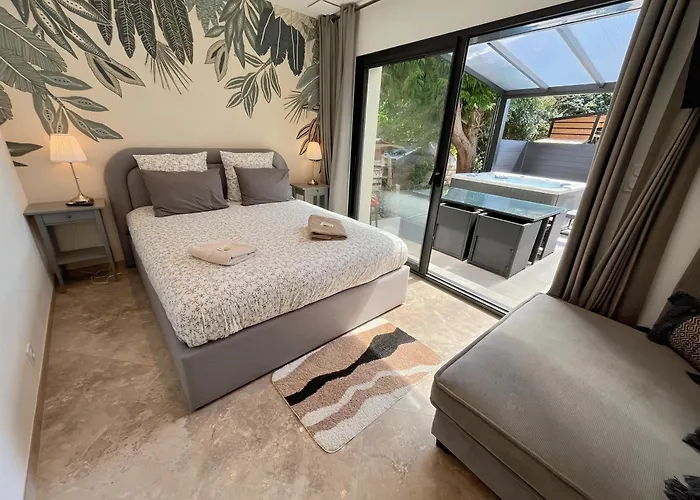 Du Golf - Jacuzzi Et Parking Gratuit 펜션 *