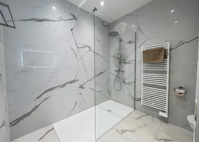 Du Golf - Jacuzzi Et Parking Gratuit 펜션 *