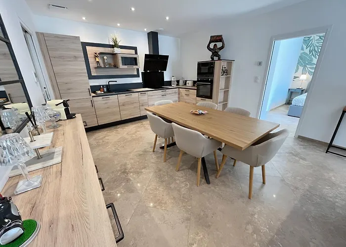 Du Golf - Jacuzzi Et Parking Gratuit 펜션 *